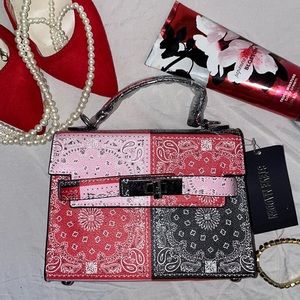 🔥💄Steve Madden Bandana Multi Crossbody Bag💄🔥
